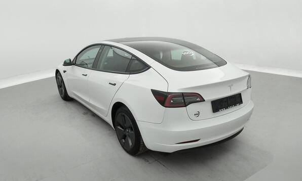 Vue 8 - Tesla Model 3