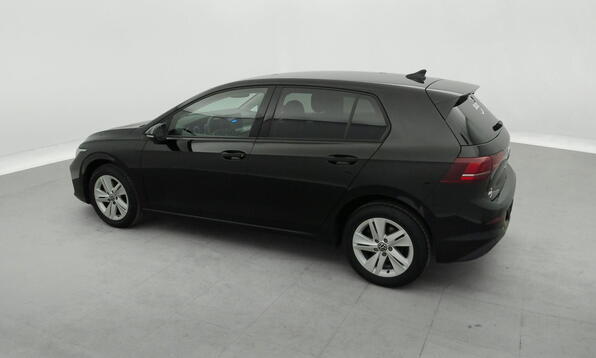 Vue 9 - Volkswagen Golf