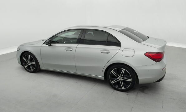 Vue 9 - Mercedes-Benz A 180