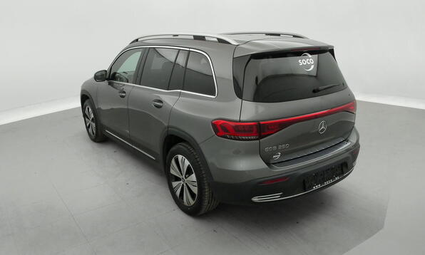 Vue 8 - Mercedes-Benz EQB 250
