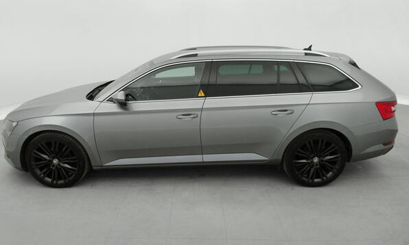 Vue 10 - Skoda Superb