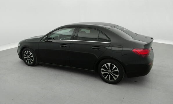 Vue 9 - Mercedes-Benz A 180
