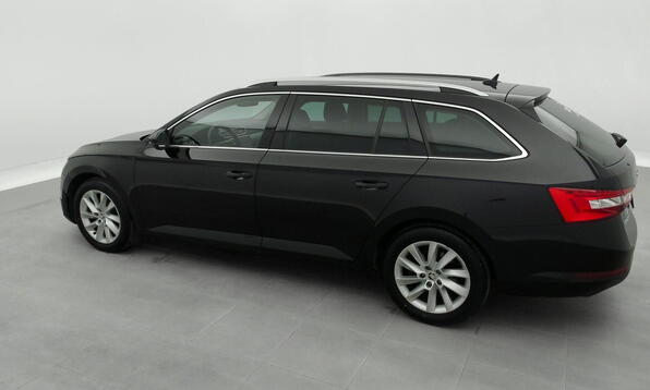 Vue 9 - Skoda Superb