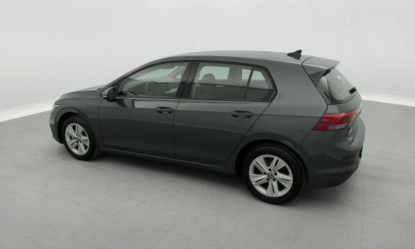 Vue 9 - Volkswagen Golf