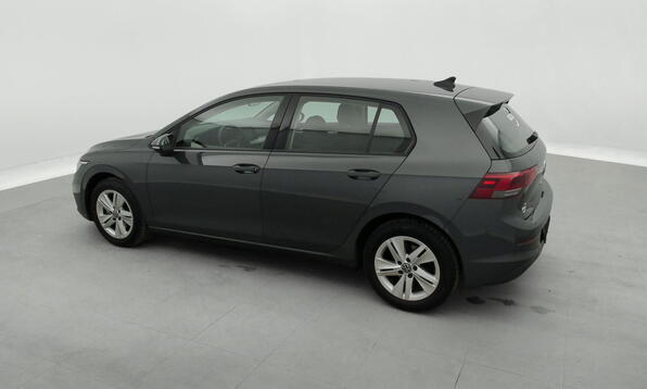 Vue 9 - Volkswagen Golf