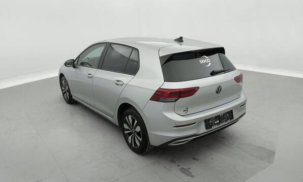 Vue 8 - Volkswagen Golf