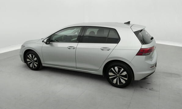 Vue 9 - Volkswagen Golf