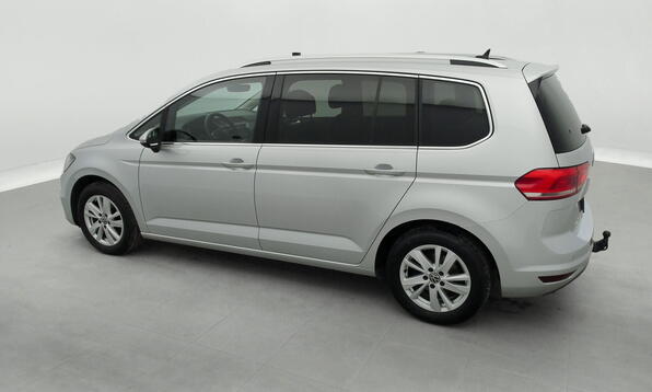 Vue 9 - Volkswagen Touran