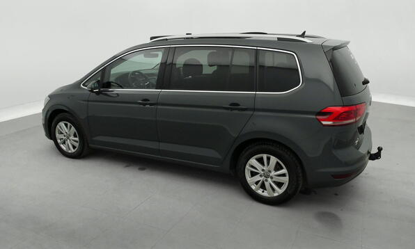 Vue 9 - Volkswagen Touran