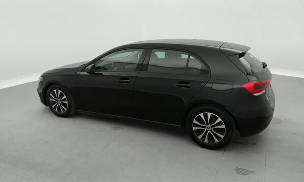Vue 9 - Mercedes-Benz A 180